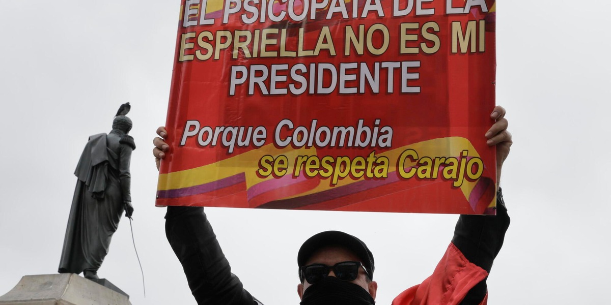 Colombia, proteste dell'opposizione contro l'insediamento di De la Espriella