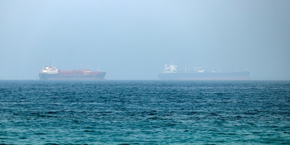 Missile colpisce nave emiratina nello Stretto di Hormuz, 'nessun ferito'