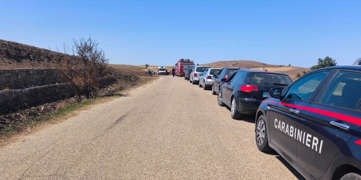 Furgone con braccianti si ribalta nel Foggiano, un morto e 8 feriti