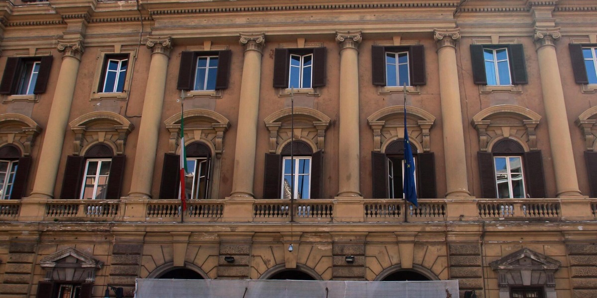 Lo spread tra Btp e Bund tedeschi apre in ribasso a 76,5 punti
