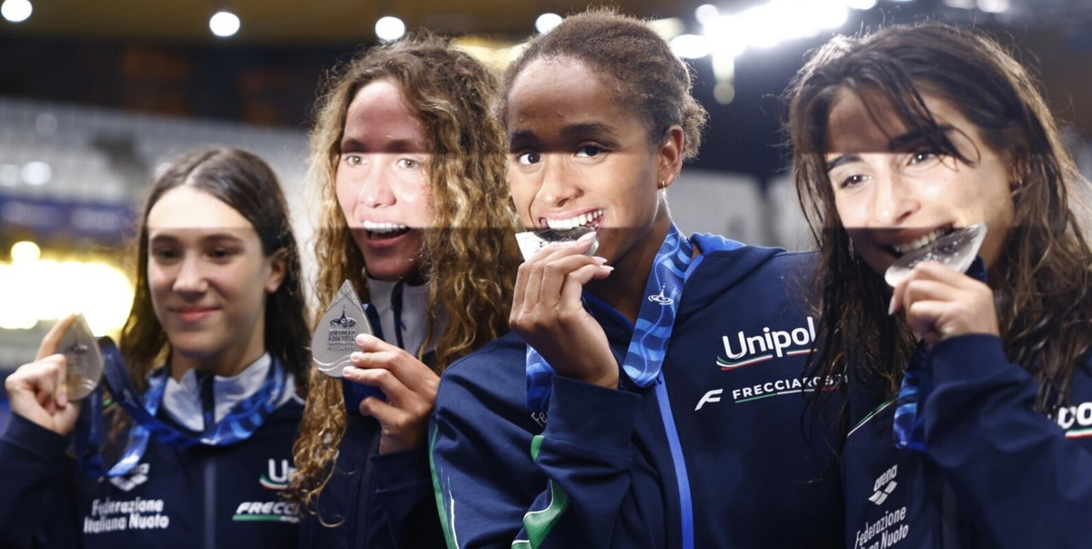 Europei, giornata storica: Curtis record del mondo, staffetta Italia d'argento, bronzo Ceccon e Pilato