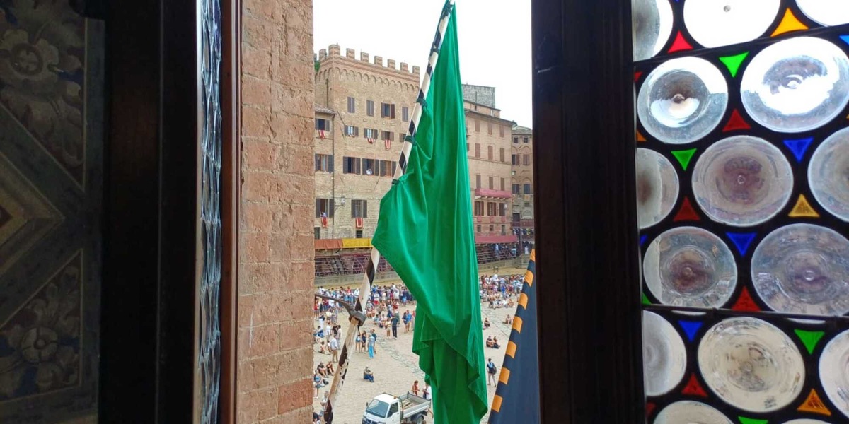 Palio di Siena rinviato per la pioggia a domani lunedì 17 luglio