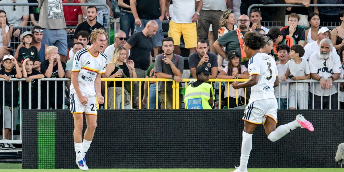 Calcio: Lecce corsaro in laguna, ritorno in A amaro per il Venezia