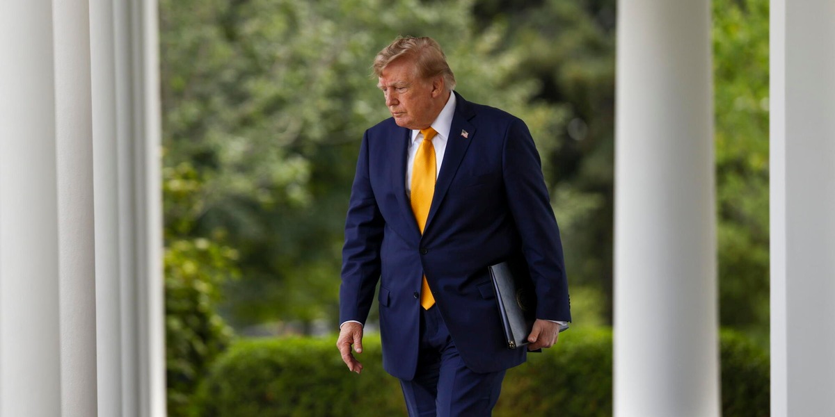 Corte Suprema autorizza Trump a limitare il voto per posta