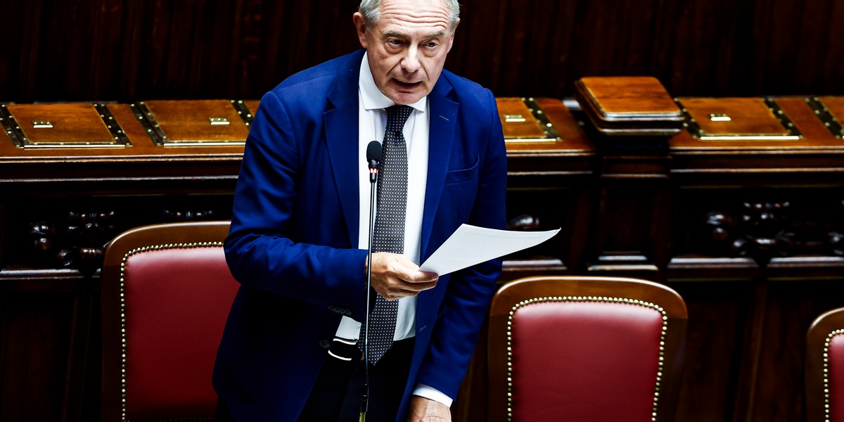 Urso, 'ad ottobre un decreto imprese, anche misure su AI nelle aziende'