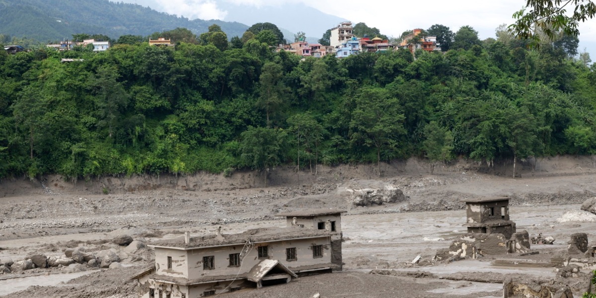 Media, 'valanga di ghiaccio potrebbe aver provocato l'esondazione del fiume in Nepal'