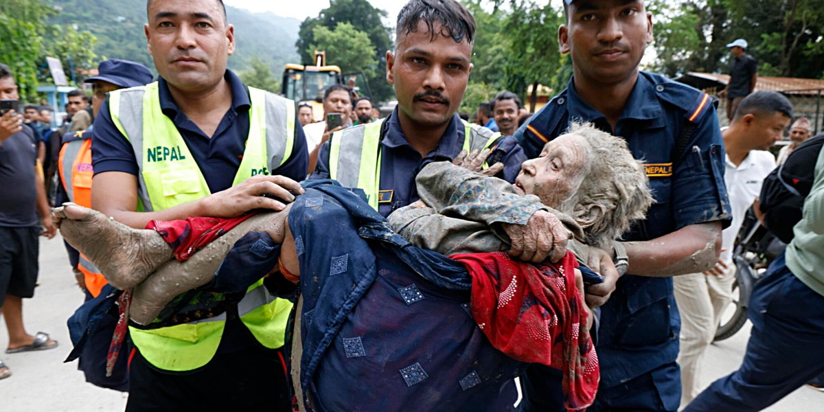 Sale a 95 morti il bilancio dell'alluvione in Nepal