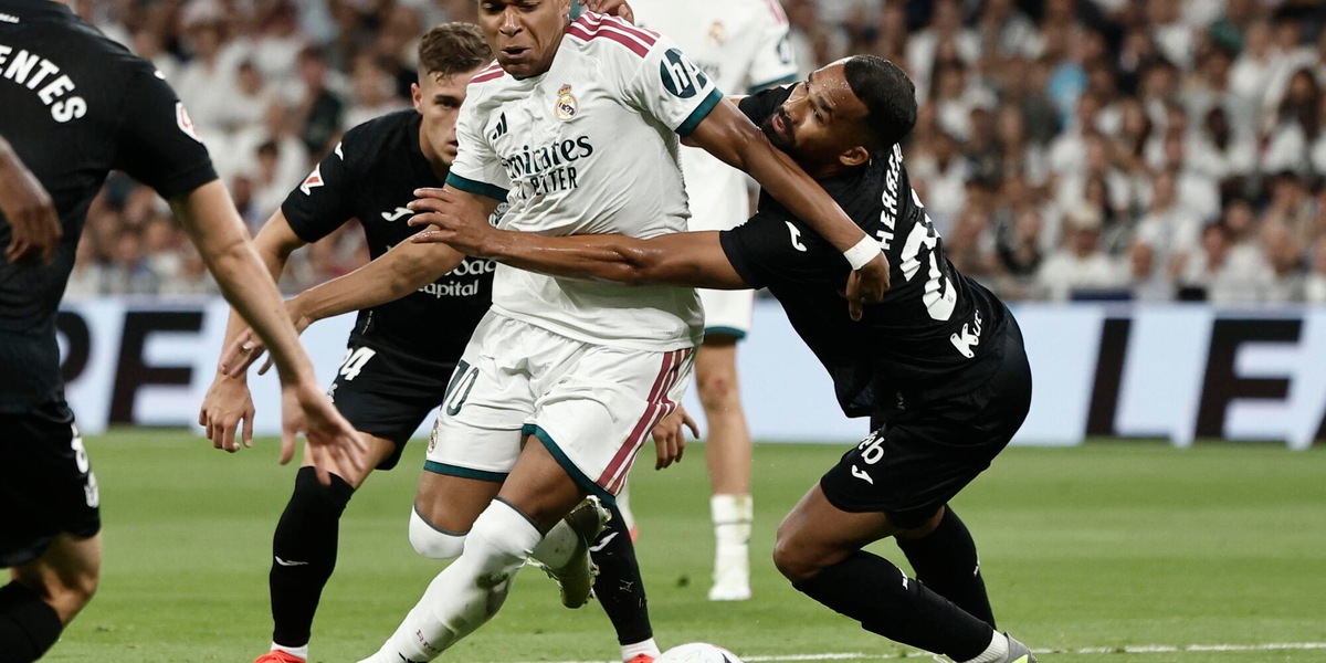 Una tripletta di Mbappé trascina il Real Madrid