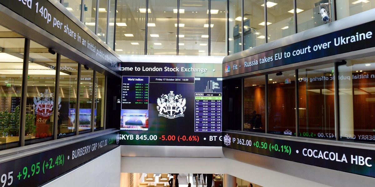 Borsa: Europa gira in calo, occhi su Parigi -1,1% alla sfida presidenziale