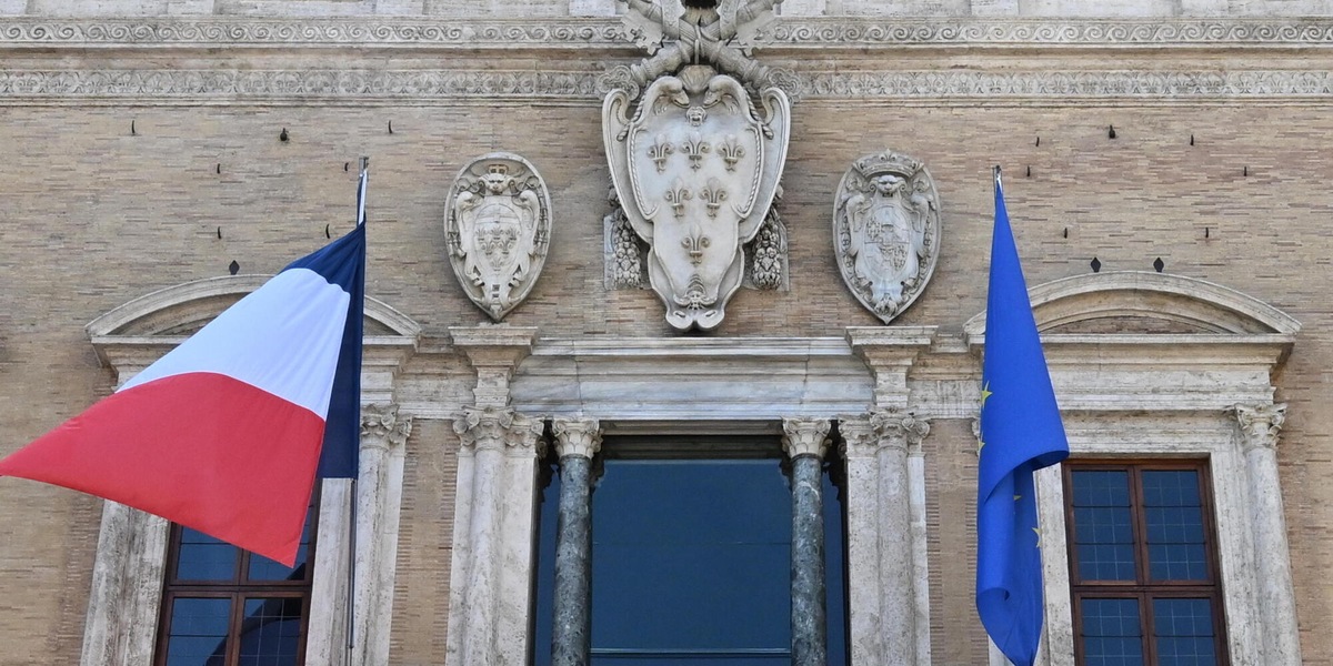 Ft, la Francia sostituisce l'Italia nelle preoccupazioni dei mercati sul debito