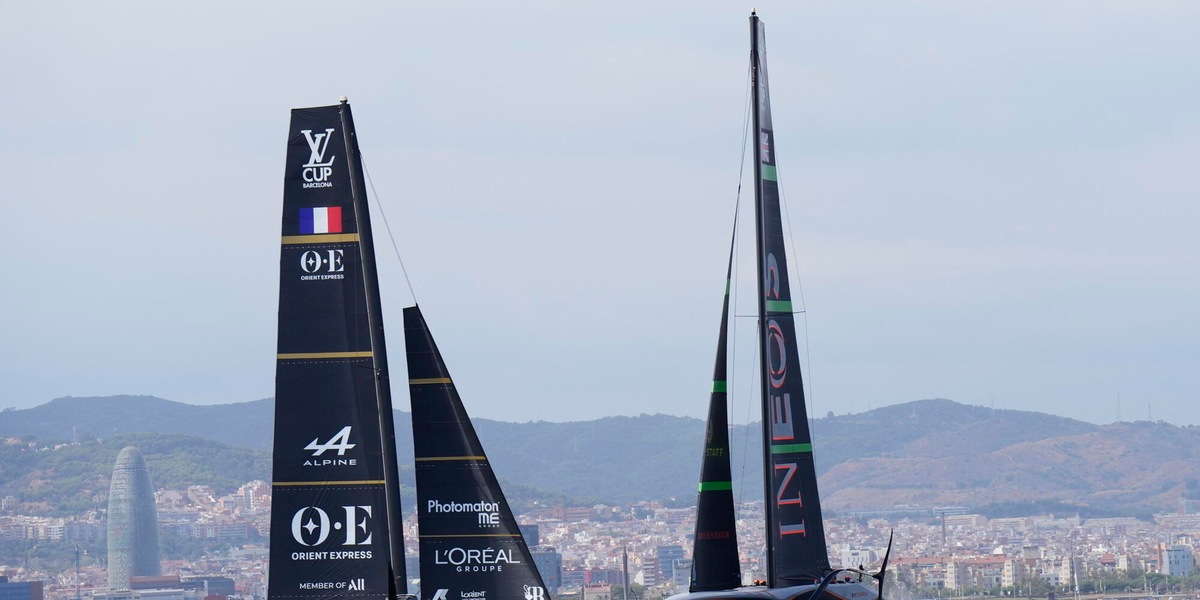Verso l'America's Cup, Napoli scalda i motori e Alinghi scende in acqua