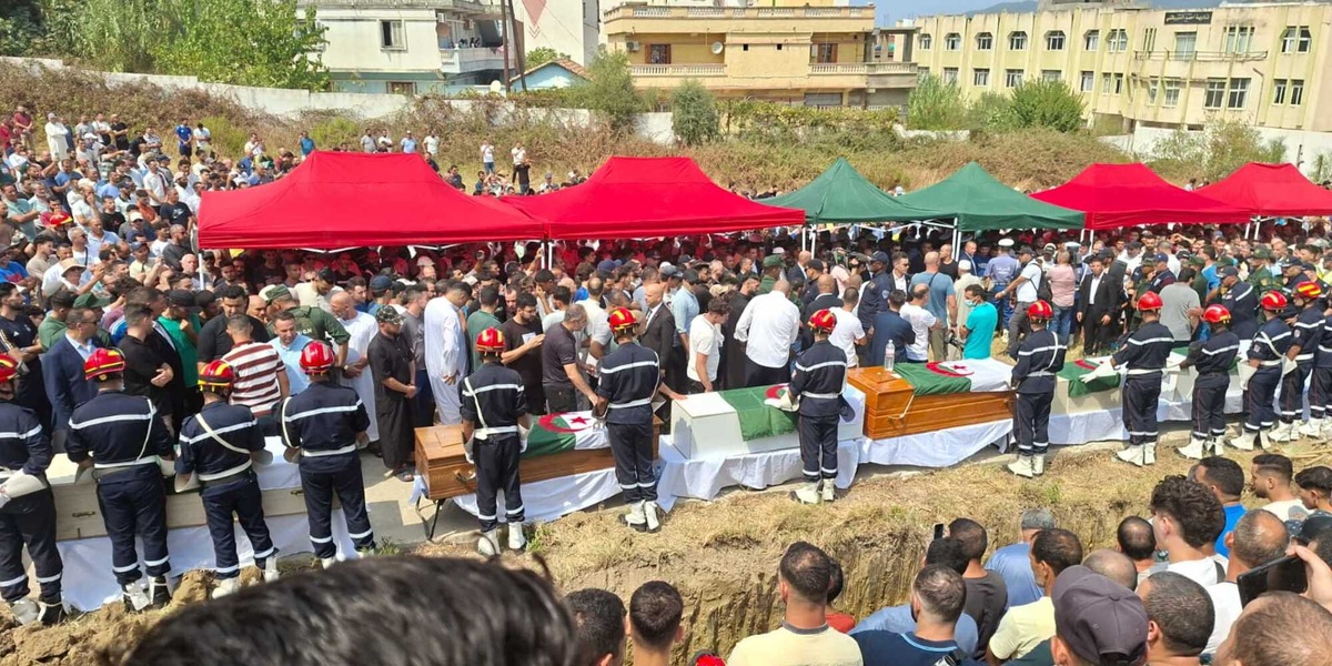 Ministri e premier ai funerali di 37 vittime degli incendi in Algeria