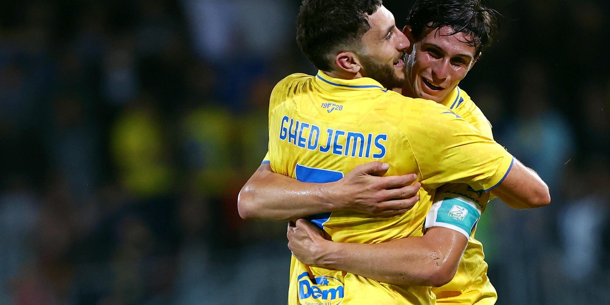Calcio: Frosinone, Ghedjemis non convocato in vista Fiorentina, ormai è un caso