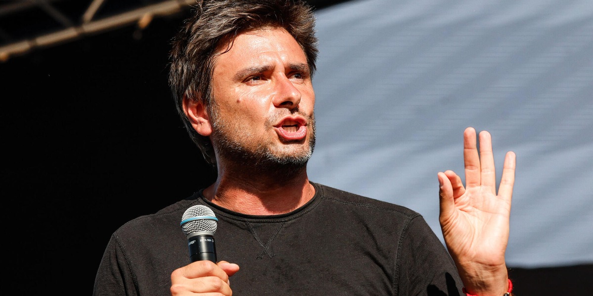 Fonti, Di Battista ricoverato in gravi condizioni a L'Avana