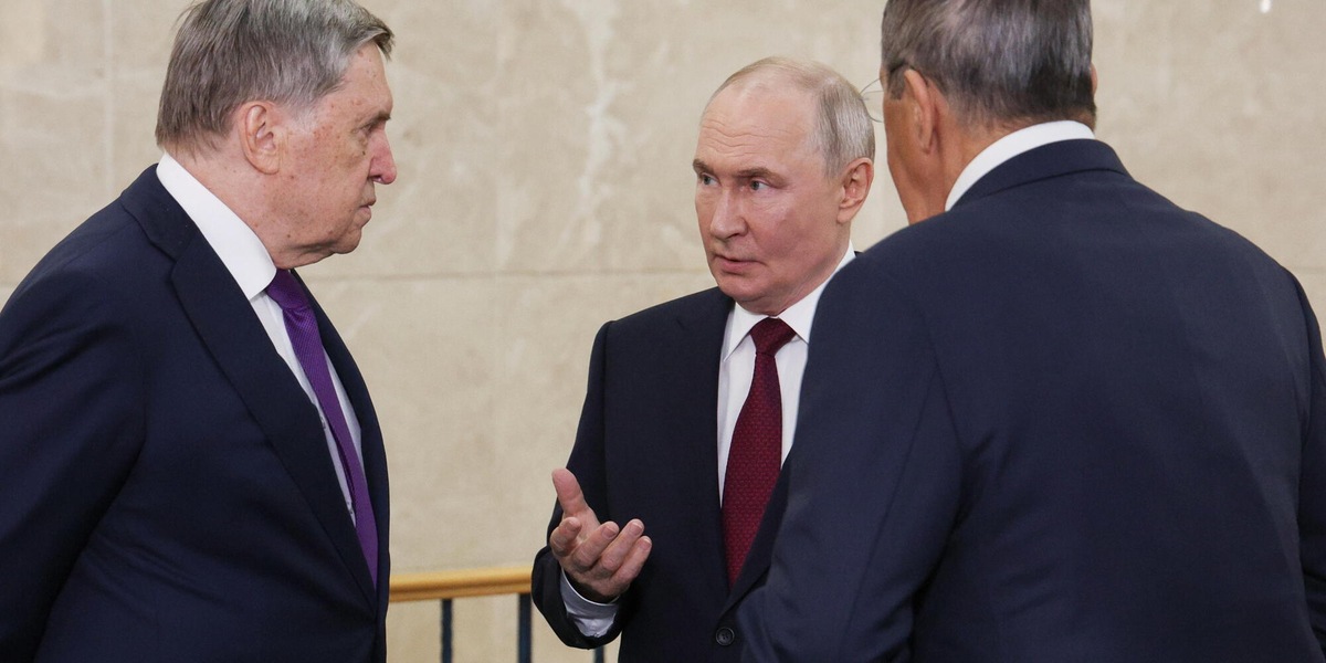 Putin, 'minacce di Zelensky ai voli civili sono terrorismo di Stato'