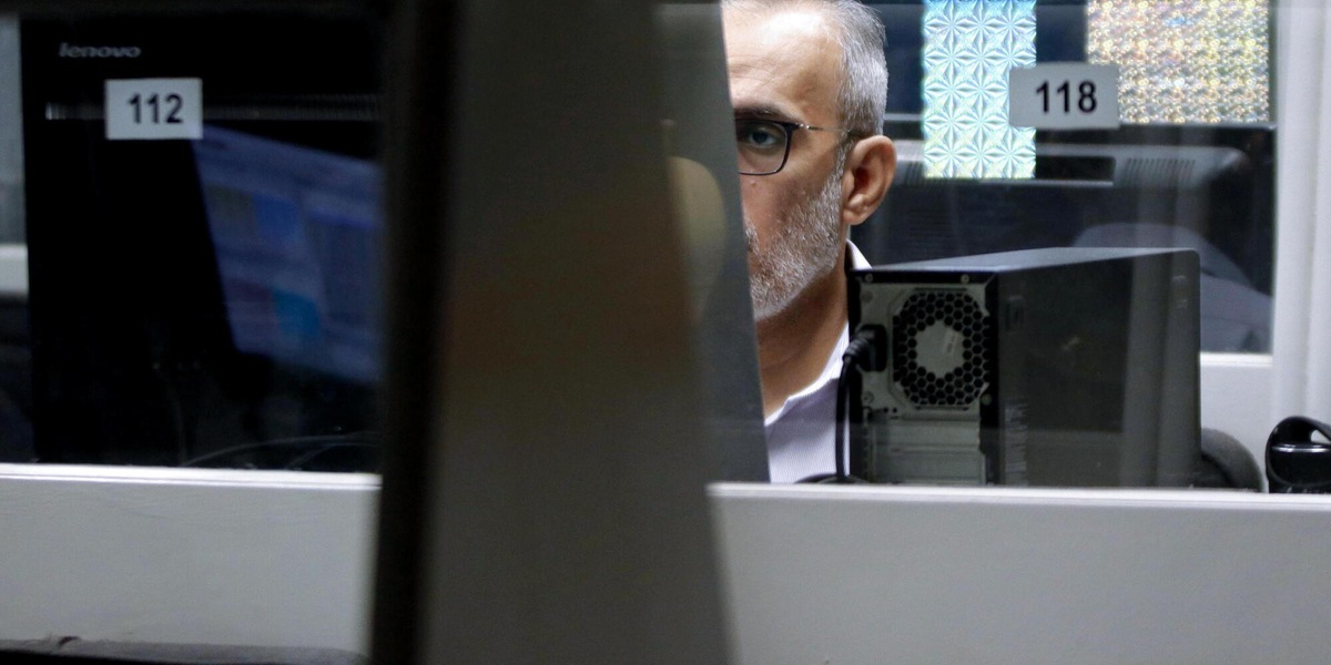 Borsa: Milano chiude in calo, Ftse Mib -0,24%