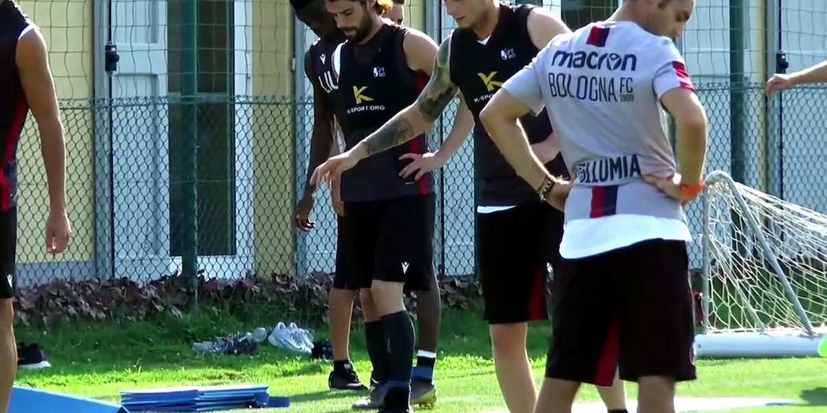 Tegola Bologna, infortunio per Orsolini