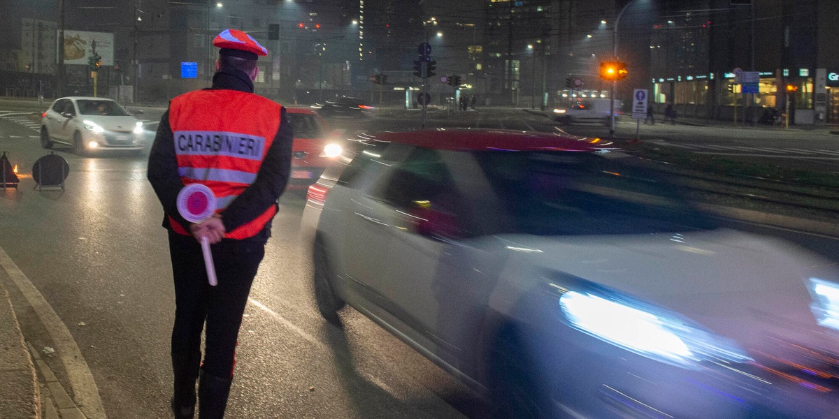 Codice strada, verso cambio multe, violazione obbligo Rc auto sale a 1000 euro