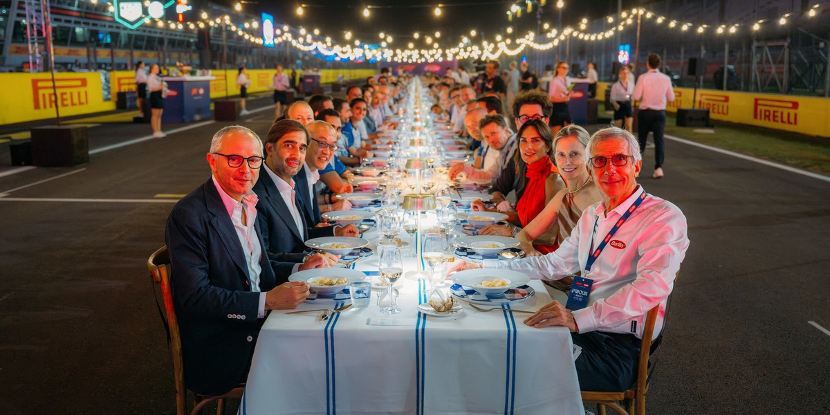 F1: prima di sfidarsi a Monza, i piloti a cena insieme sul rettilineo