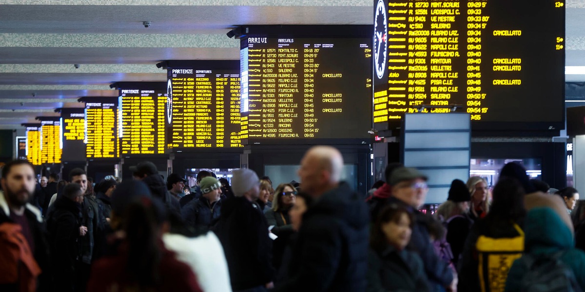 Autorità Trasporti, multa da 1,75 milioni a Rfi per il caos treni per 'il chiodo'