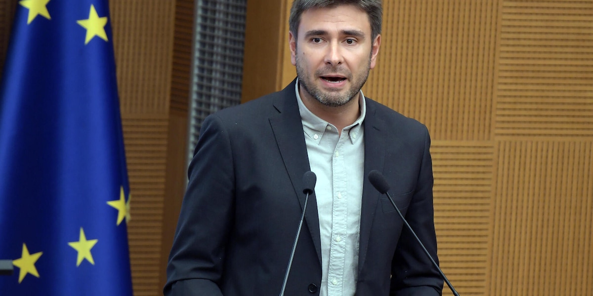 Rinviato il rientro di Di Battista in Italia