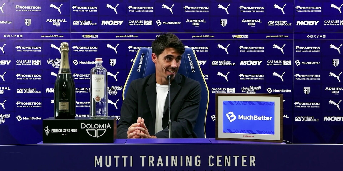 Cuesta elogia Fabregas: "Il suo Como sa fare tutto"