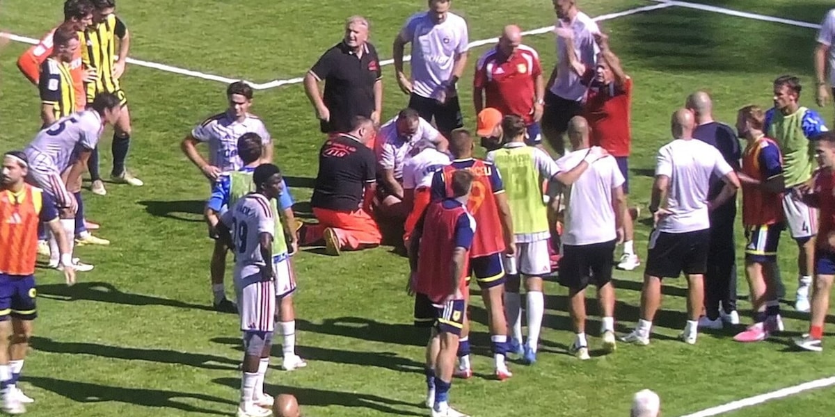 Malore in campo per Bozhinov e partita interrotta, paura in Serie B: cosa è successo