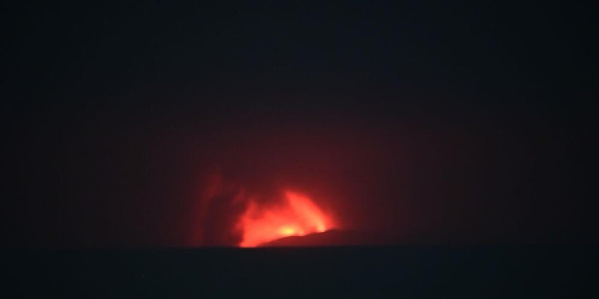 Eruzione in Indonesia, prolungata la chiusura di quattro aeroporti