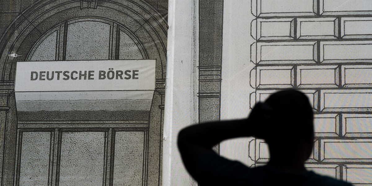 Borsa: l'Europa conclude incerta, Francoforte -0,2%