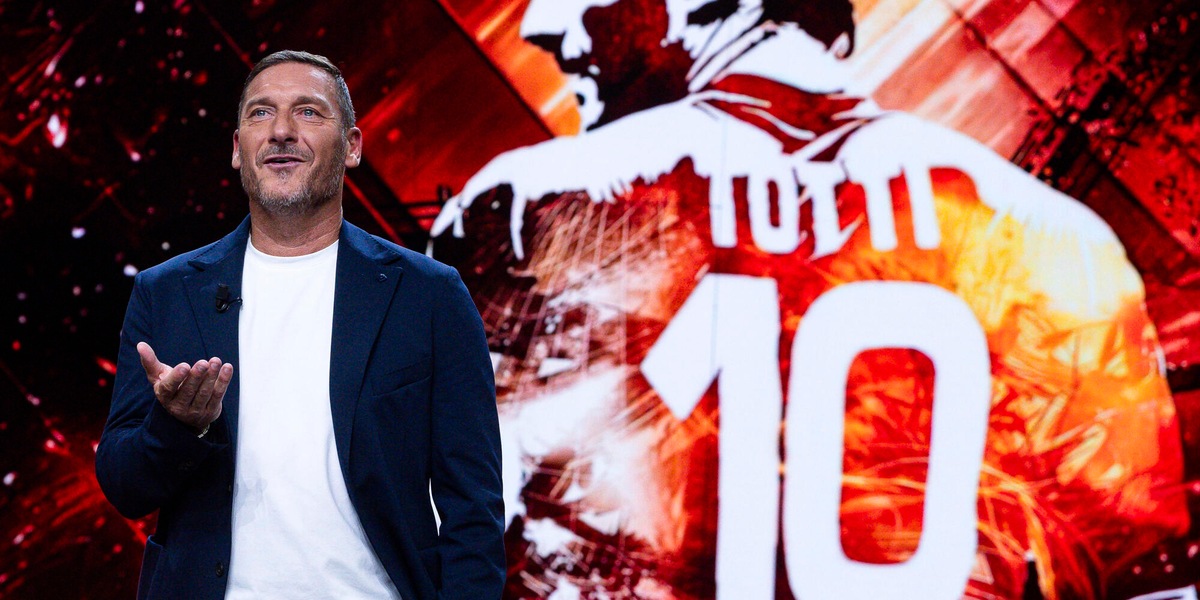 Calcio: Totti 'Roma candidata per lo scudetto insieme all'Inter'