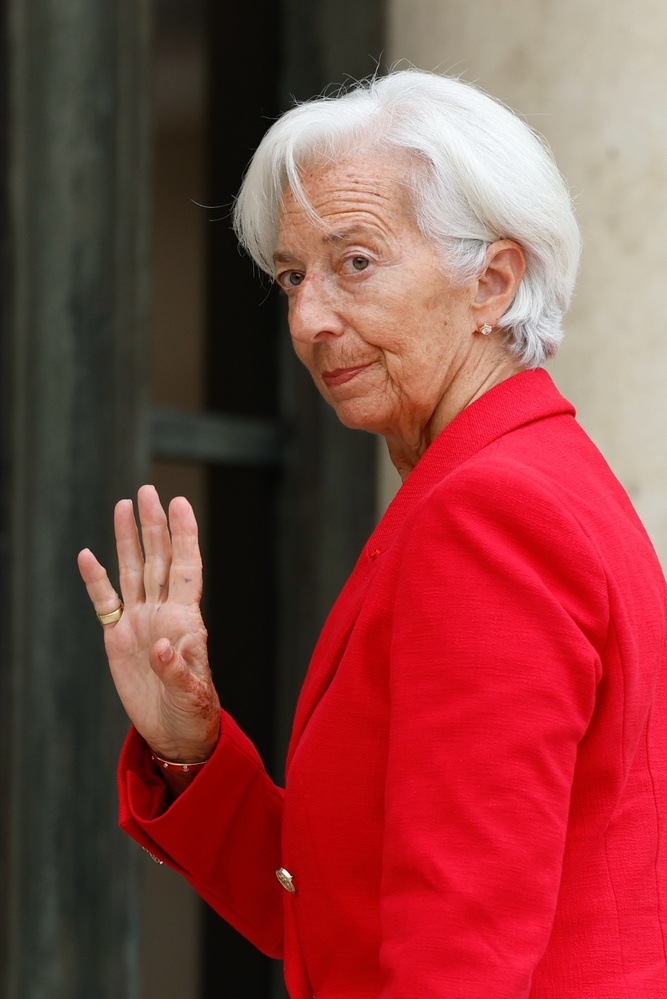 Lagarde lancia un'autobiografia fra le voci di un addio alla Bce