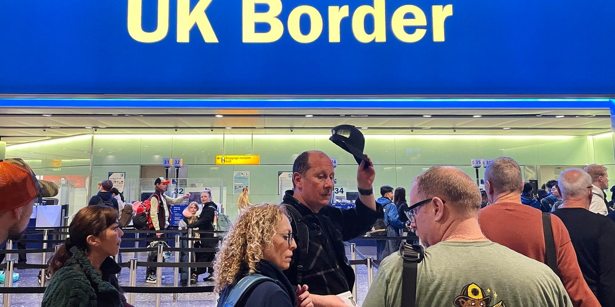 Traffico aereo in tilt in Gb, coinvolti anche scali Heathrow e Gatwick