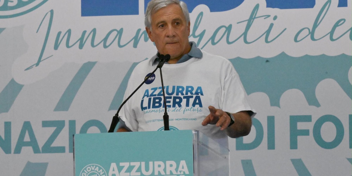 Tajani, 'giusta la raccolta firme, la democrazia è una cosa seria'
