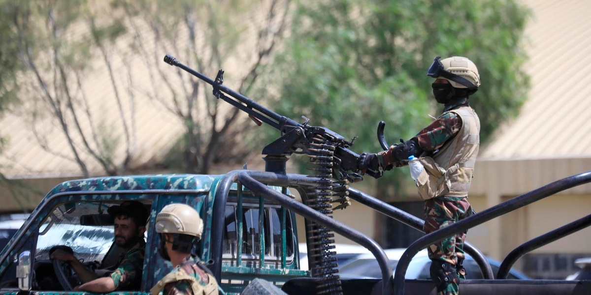 Houthi, 'colpita una base militare saudita con missili balistici e droni'