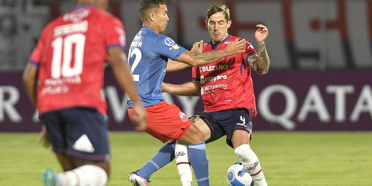 Calcio: Bolivia, portiere minacciato di morte per truccare una partita di serie A