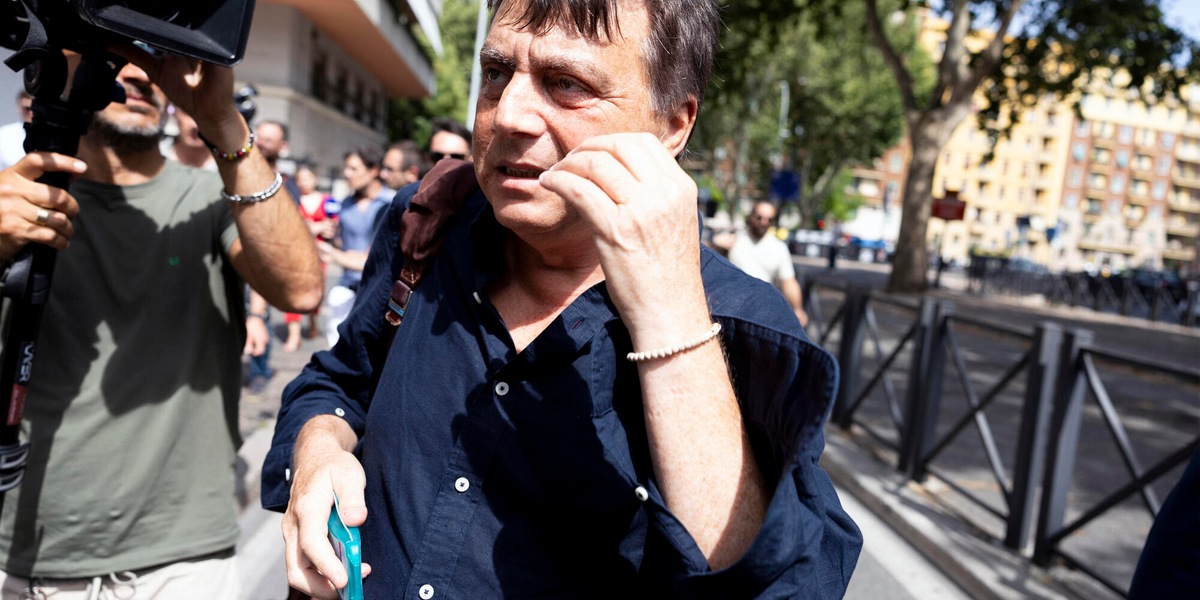 L'ex compagna di Lavitola lo denuncia per maltrattamenti, indagano i pm