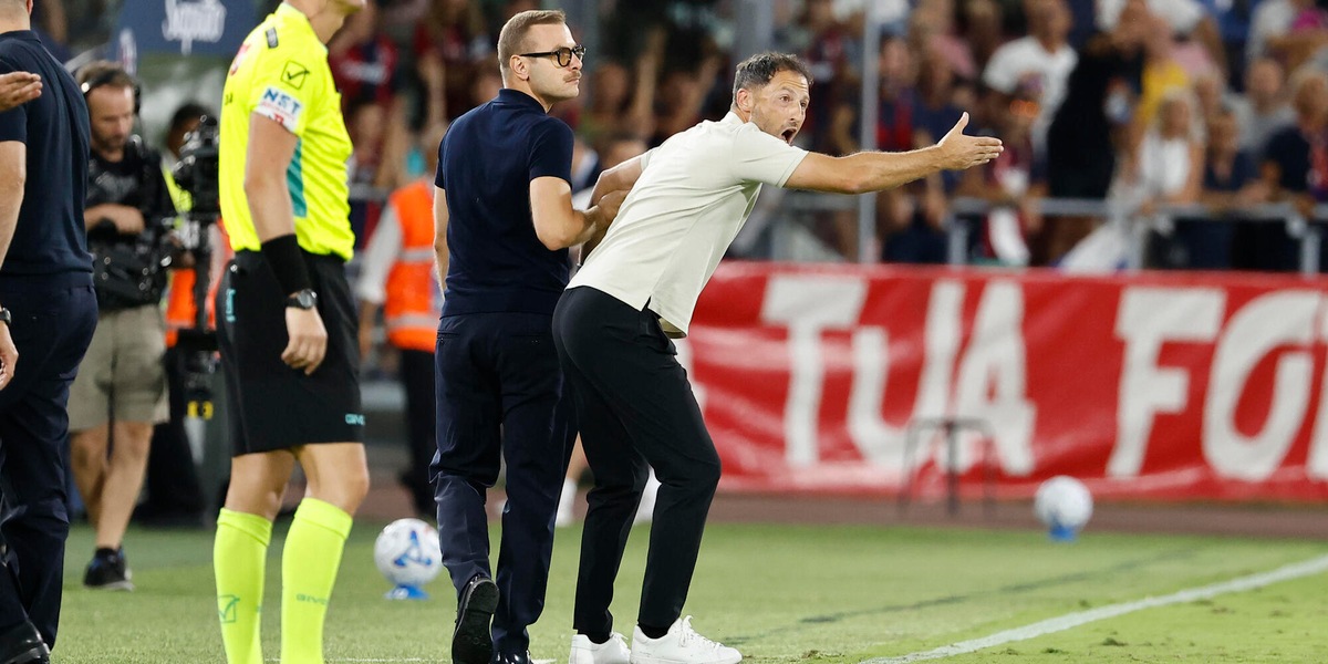 Calcio: Tedesco dopo l'esonero, 'Dispiaciuto e amareggiato'