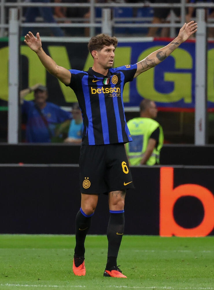 Inter: Stones out con la Roma, risentimento muscolare alla coscia