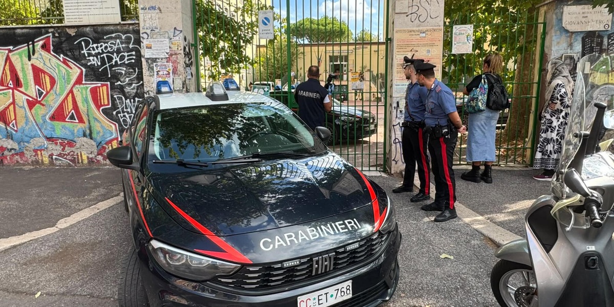 Verifiche sul cellulare del 13enne, si cercano eventuali istigatori