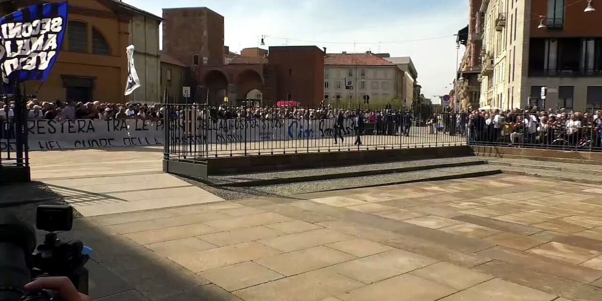 Juve e Milan: accoglienza serena ai funerali di Mazzola