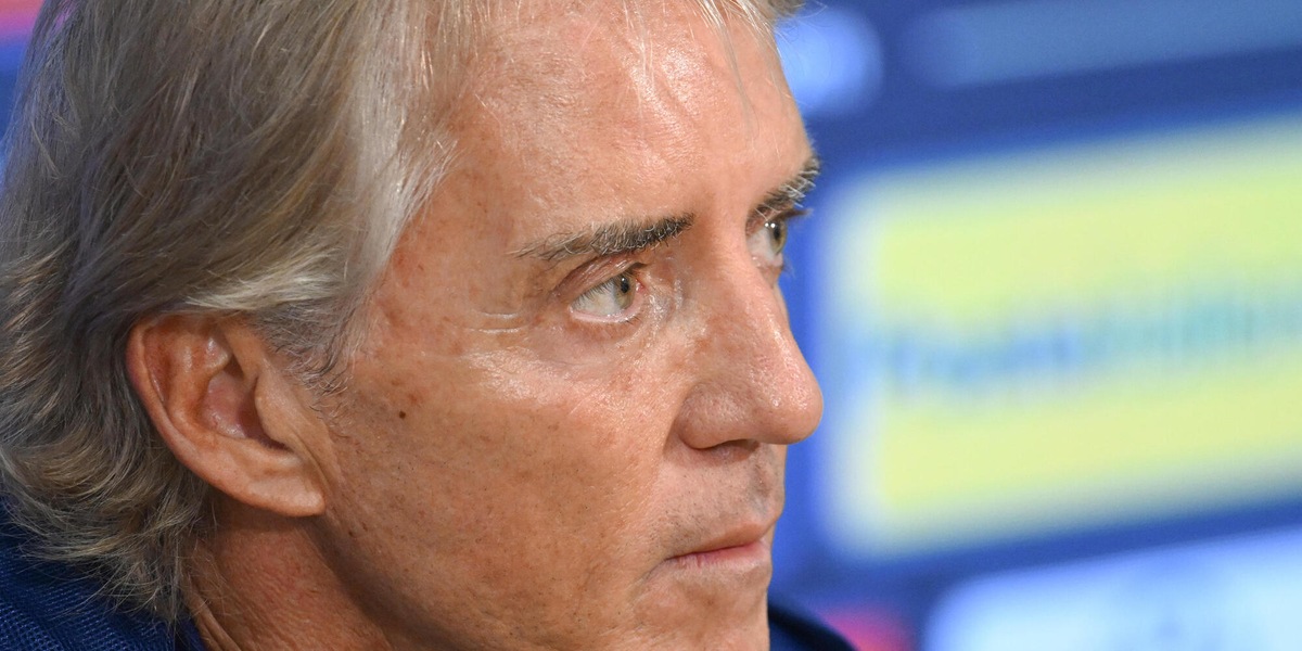 Calcio: Mancini, 'Malagò è molto tranquillo, noi pensiamo a battere il Belgio'