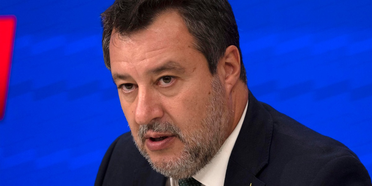 Salvini, surreale che l'Italia dipenda da logiche dello zero virgola