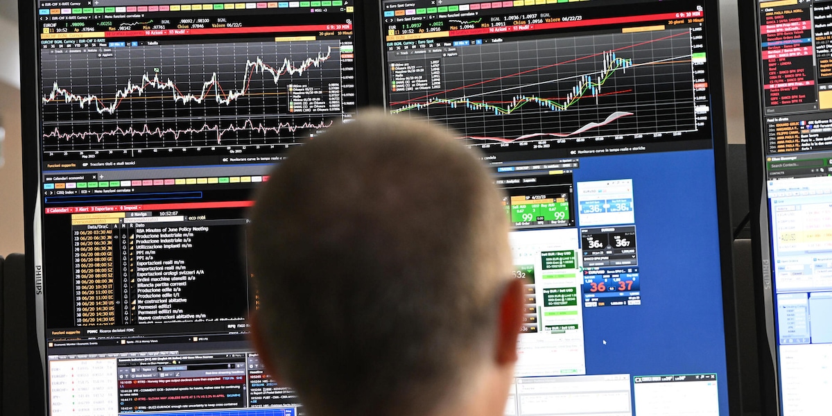 Lo spread tra Btp e Bund apre in calo a 92 punti