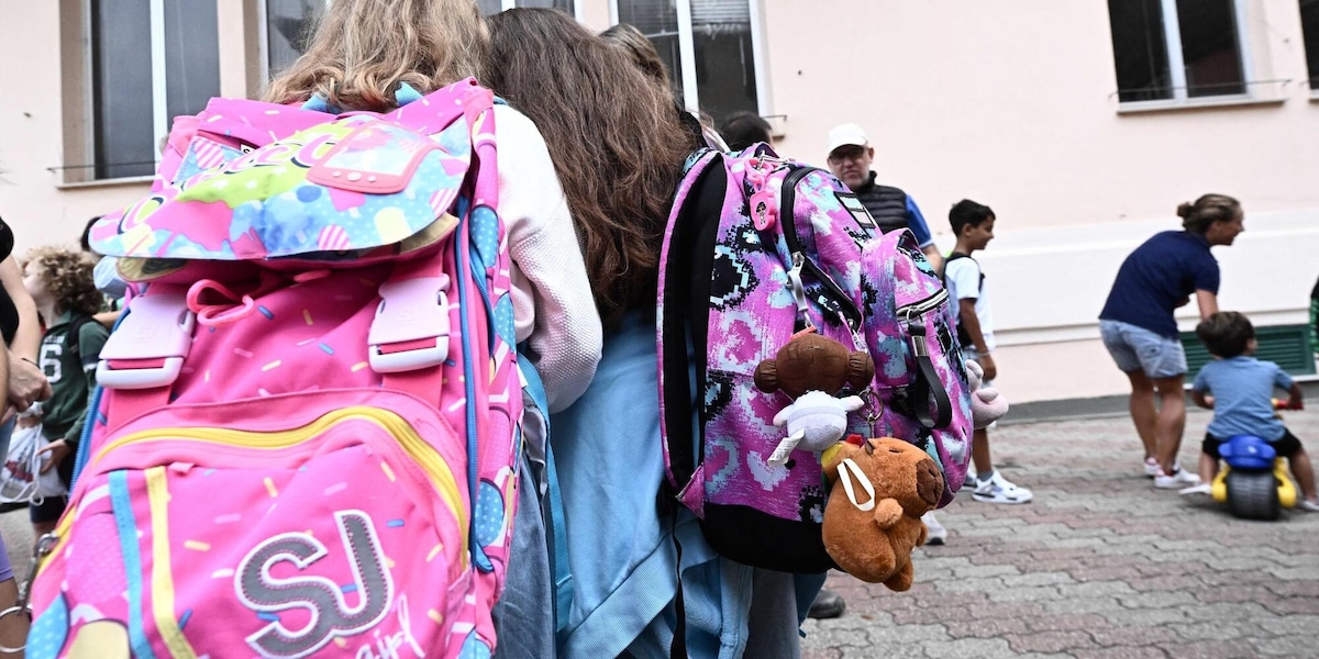 Bimbo di 6 anni trovato con coltello di 13 centimetri nello zaino a scuola