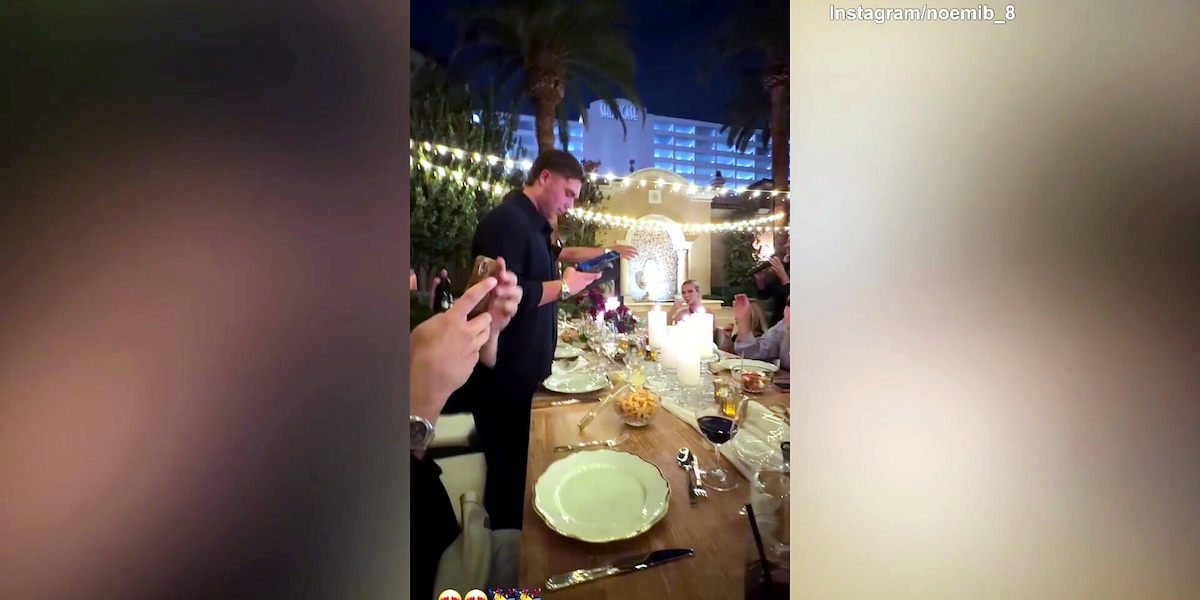 Compleanno Totti, Cristian e Chanel cantano per la Roma
