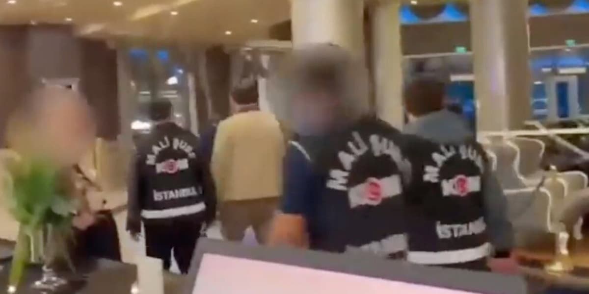 Terremoto in Turchia, bufera sugli arbitri. Arrestato il presidente: “Interferenze sulle partite”