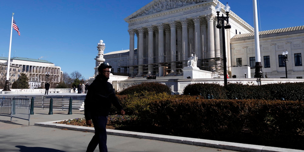 Corte Suprema Usa revoca ancora i limiti a espulsione immigrati verso Paesi terzi