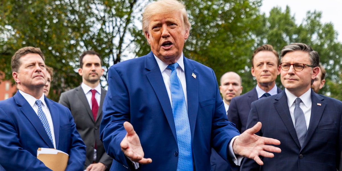 Trump firma ordine esecutivo, 'inaugura l'era della Super Intelligenza'
