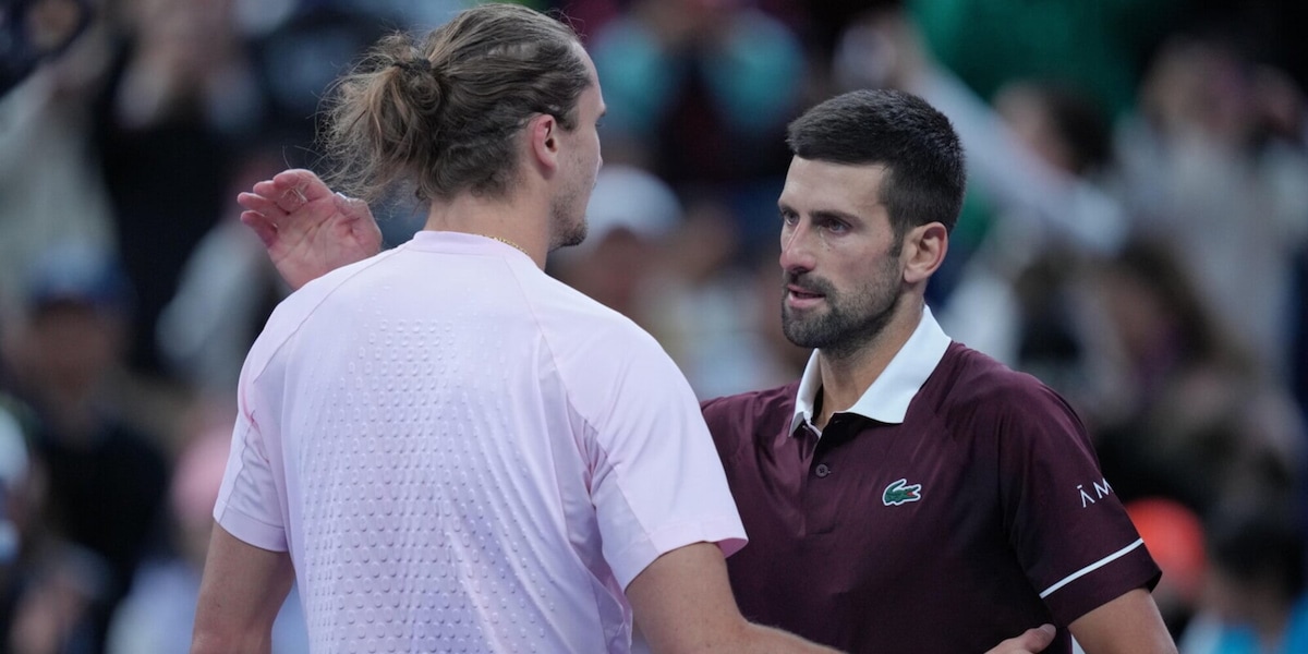 Sinner trova un amico: l’eterno Djokovic! Nole batte Zverev e salva il numero 1 di Jannik