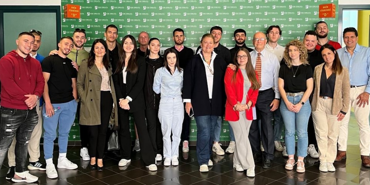 Chi gestisce lo sport dietro le quinte? Un’industria da 32 miliardi tra marketing, sponsor, media e impianti